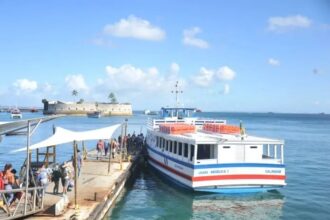 Bom fluxo de passageiros na Travessia SalvadorMorro de São Paulo nesta quinta-feira (4)